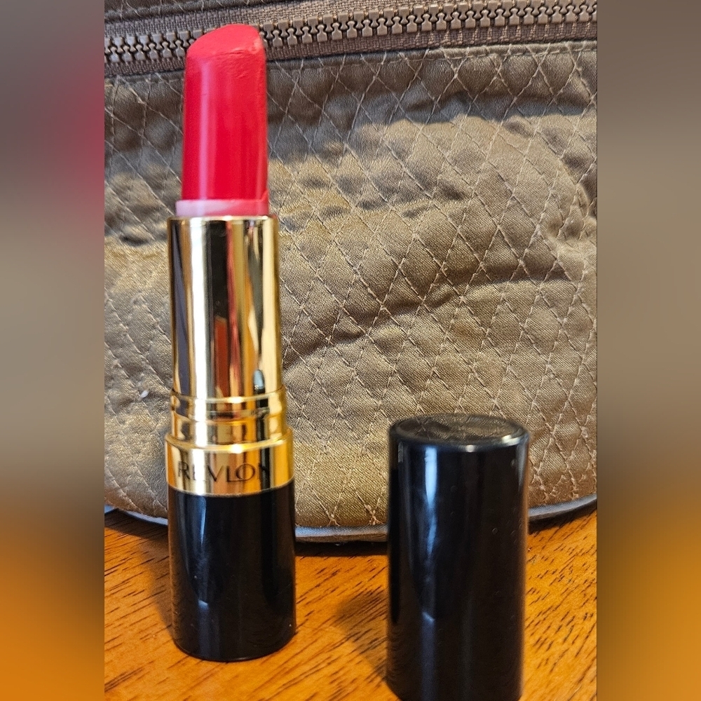 Revlon Super Lustrous Creme Lipstick #725 Love That Red